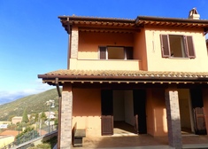 Moradia &agrave; venda em POGGIO CATINO (RI)
