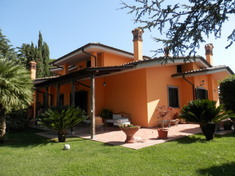 Casa &agrave; venda em MONTEROTONDO (RM)